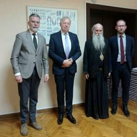 ВИСОКИ ПРЕДСТАВНИЦИ ИХРА-е ПОСЕТИЛИ МУЗЕЈ ЖРТАВА ГЕНОЦИДА