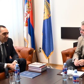 СУСРЕТ МИНИСТРА УНУТРАШЊИХ ПОСЛОВА СА ДИРЕКТОРОМ МУЗЕЈА ЖРТАВА ГЕНОЦИДА