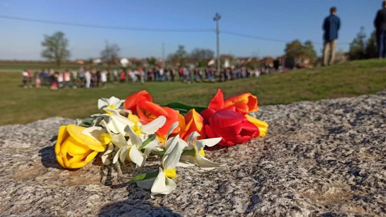 ОДРЖАН КОМЕМОРАТИВНИ ПРОГРАМ У СЕЋАЊЕ НА МАСОВНИ ЗЛОЧИН МАЂАРСКИХ ОКУПАТОРА НАД СРПСКИМ ЦИВИЛИМА У СИРИГУ