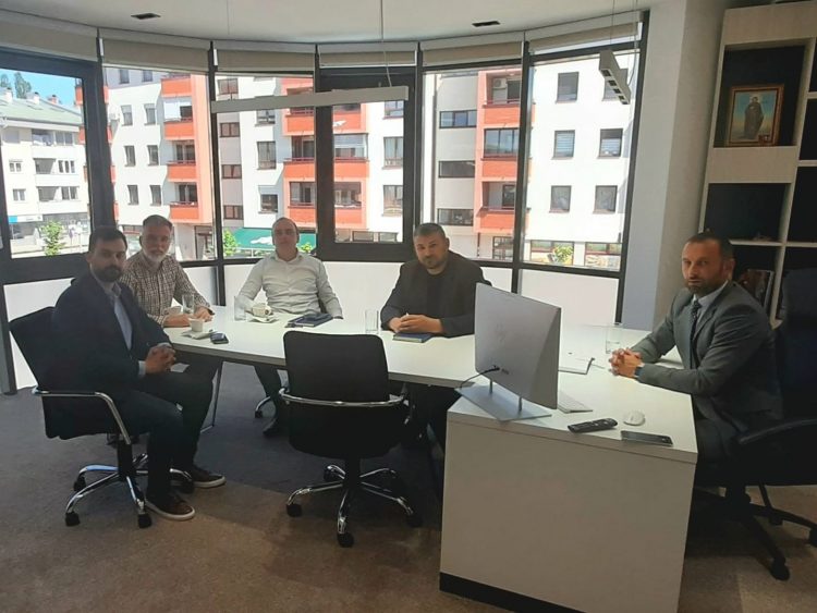 У ИСТОЧНОМ САРАЈЕВУ ОДРЖАН СУСРЕТ ДИРЕКТОРА МУЗЕЈА ЖРТАВА ГЕНОЦИДА СА ДИРЕКТОРИМА ЗАВОДА ЗА УЏБЕНИКЕ И НАСТАВБА СРЕДСТАВА РЕПУБЛИКЕ СРПСКЕ И КУЛТУРНОГ ЦЕНТРА У ИСТОЧНОМ НОВОМ САРАЈЕВУ