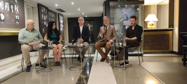 ОДРЖАНА КОНФЕРЕНЦИЈА ЗА МЕДИЈЕ ПОВОДОМ ПРЕМИЈЕРЕ МОНООПЕРЕ „ДНЕВНИК АНЕ ФРАНК“ Г.С. ФРИДА