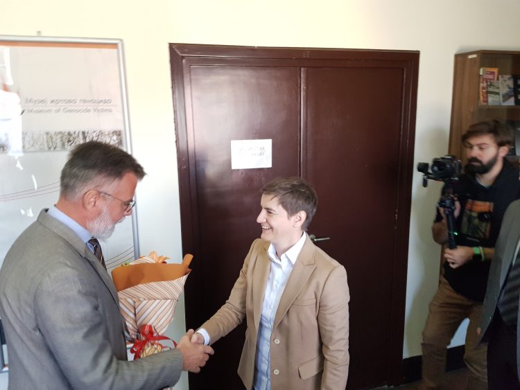 ДЕЛЕГАЦИЈА ФОНДАЦИЈЕ „ЗА СРПСКИ НАРОД И ДРЖАВУ“ ПОСЕТИЛА МУЗЕЈ ЖРТАВА ГЕНОЦИДА