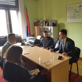 ГРАДОНАЧЕЛНИК КРАЉЕВА ДР ПРЕДРАГ ТЕРЗИЋ ПОСЕТИО МУЗЕЈ ЖРТАВА ГЕНОЦИДА