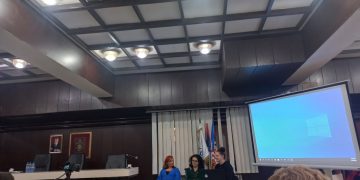 ОДРЖАНА ТРИБИНА „О НЕУСТРАШИВИМ ЖЕНАМА У ВЕЛИКИМ РАТОВИМА“