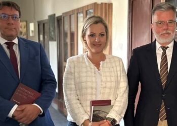 Г-ђа Јаел Менаш, народна посланица у Народној скупштини Републике Француске и председница парламентарне групе пријатељства Француска-Србија, у посети Музеју жртава геноцида.