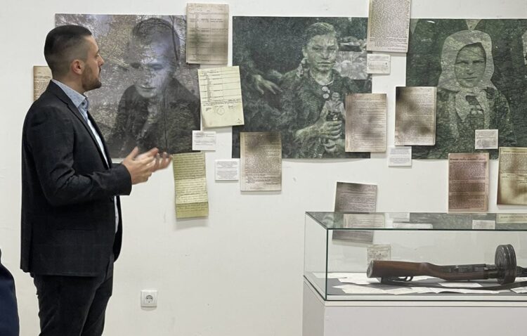 Стручно вођење кроз изложбу ,,Козара 1942″ у Архиву Војводине