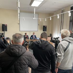 Конференција за медије у вези откупа Директиве бр. 25 којом је 27. марта 1941. године немачки канцелар Адолф Хитлер наредио напад на Краљевину Југославију и Краљевину