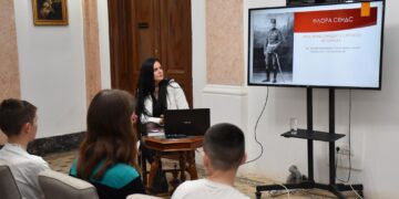 Предавање под називом „ХЕРОИНЕ КОЈЕ НЕЋЕМО ЗАБОРАВИТИ“  г-ђе Биљане Марцојевић у Кикинди