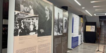 Отворена изложба под насловом ,,ПОВРАТАК: Прича која траје“ у Холу Никшићког позоришта