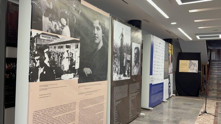 Отворена изложба под насловом ,,ПОВРАТАК: Прича која траје“ у Холу Никшићког позоришта