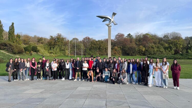 Стручно вођење у Спомен-подручју ,,Јајинци“ за ученике Основне школе ,,Милица Павловић“ из Чачка